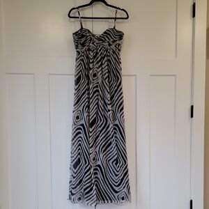 Elegant Black and White Geometric Maxi Dress